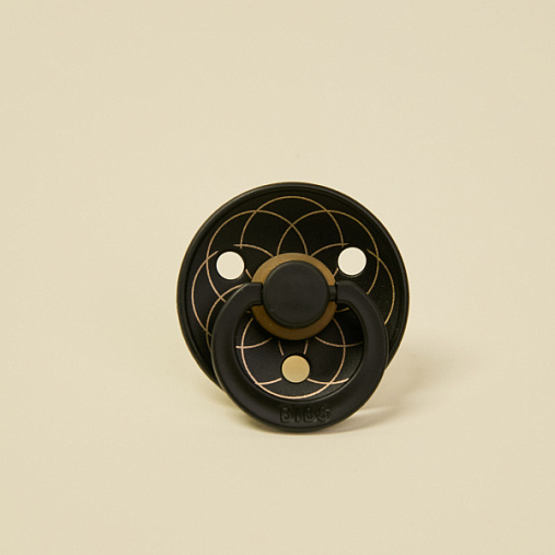 Пустышка латексная BIBS Colour - Layl - Black/Gold, 0+ мес.