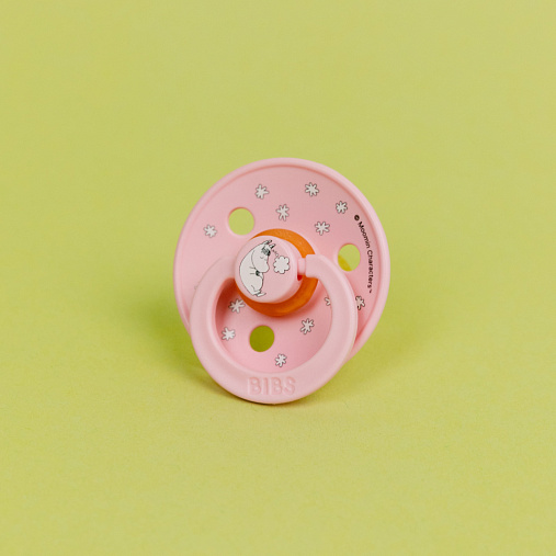 Пустышка латексная BIBS x Moomin Colour - Dreaming - Baby Pink, 0+ мес.