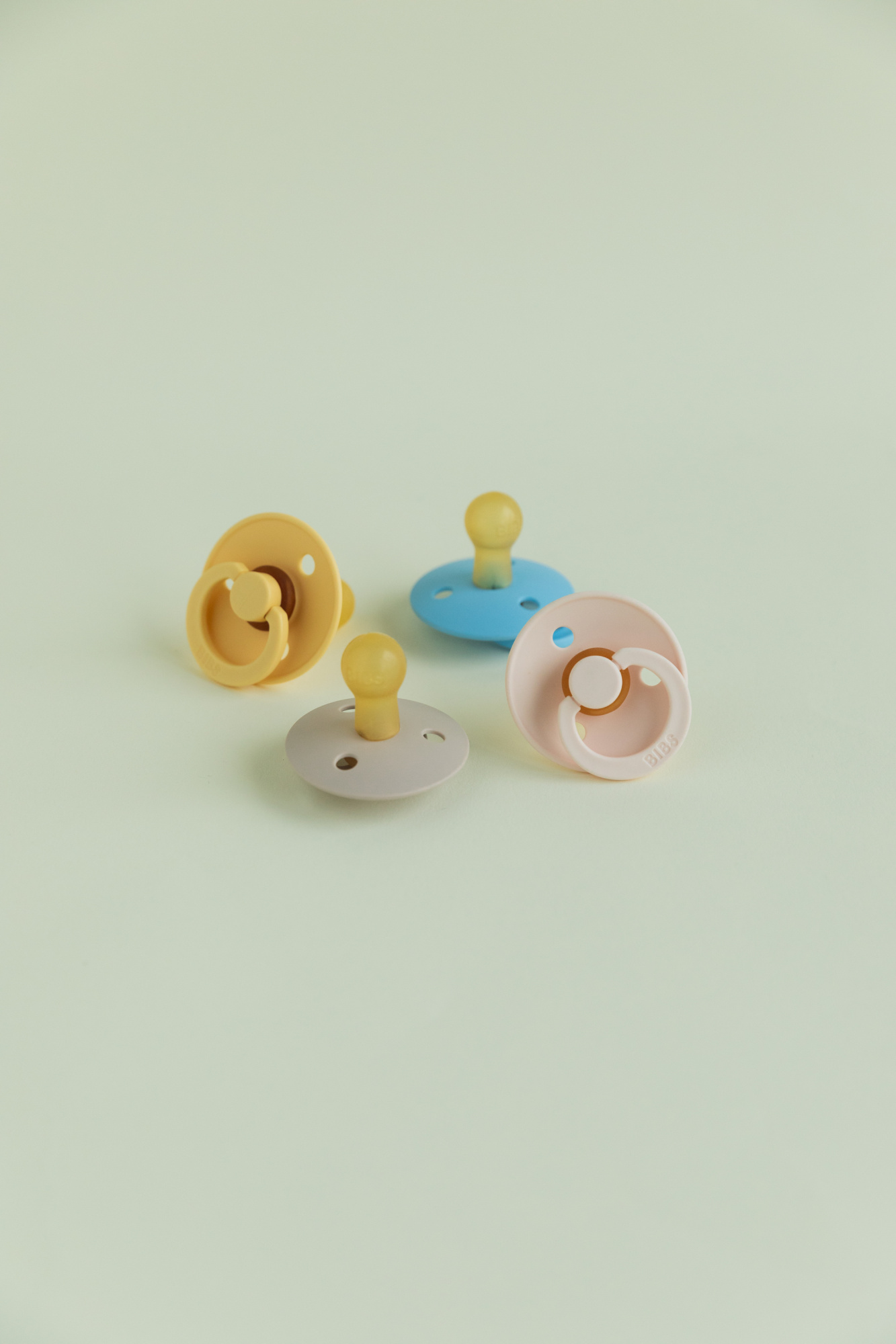 Пустышка латексная BIBS Colour - Mushroom, 0+ мес.