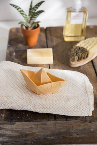 ORIGAMI BOAT NUDE, прорезыватель для зубов